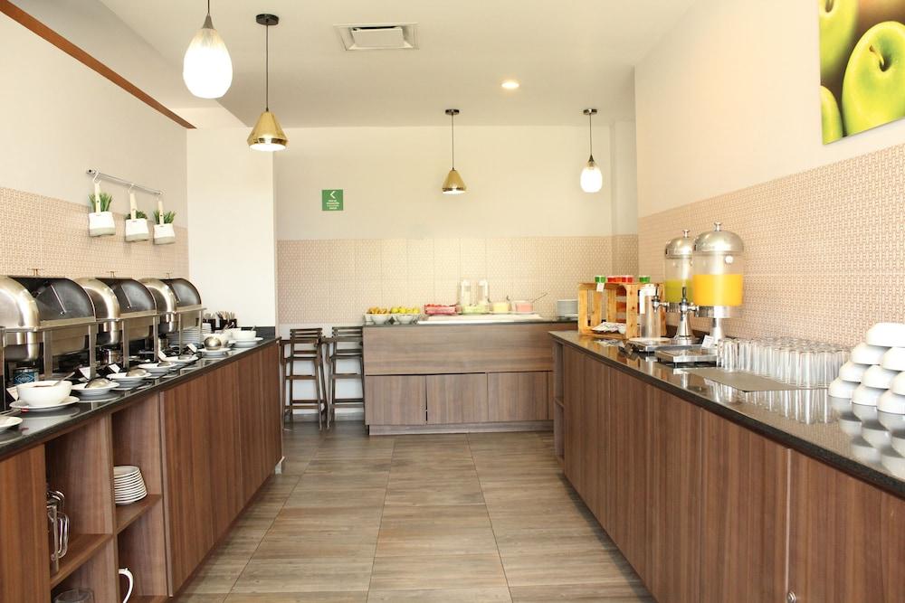 מלון La Quinta By Wyndham אגואסקליינטס מראה חיצוני תמונה