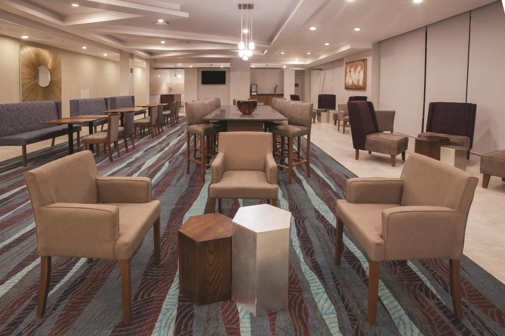 מלון La Quinta By Wyndham אגואסקליינטס מראה חיצוני תמונה